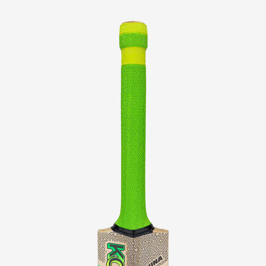 Detail of spiral-wrapped 'Spira' grip handle on Kookaburra Kahuna Pro 3.1 Icon bat.

