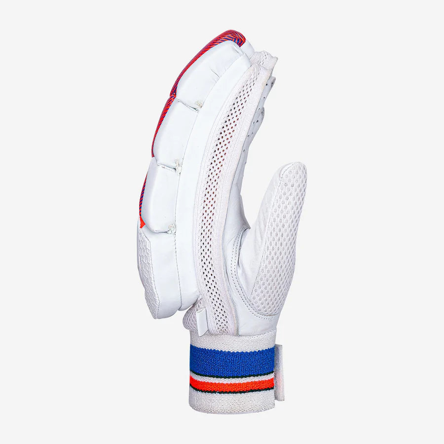 Secure towel wrist closure of the Kookaburra Rapid 4.1 Batting Gloves, ensuring a perfect fit from CricketerPoint.