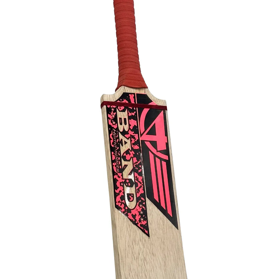 Durable reinforced toe of the Srilankan cricket bat designed specifically for competitive softball matches.