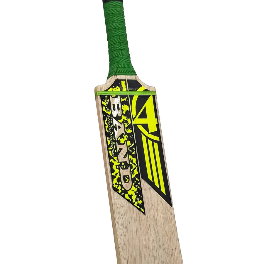 Lightweight softball cricket bat for competitive European players