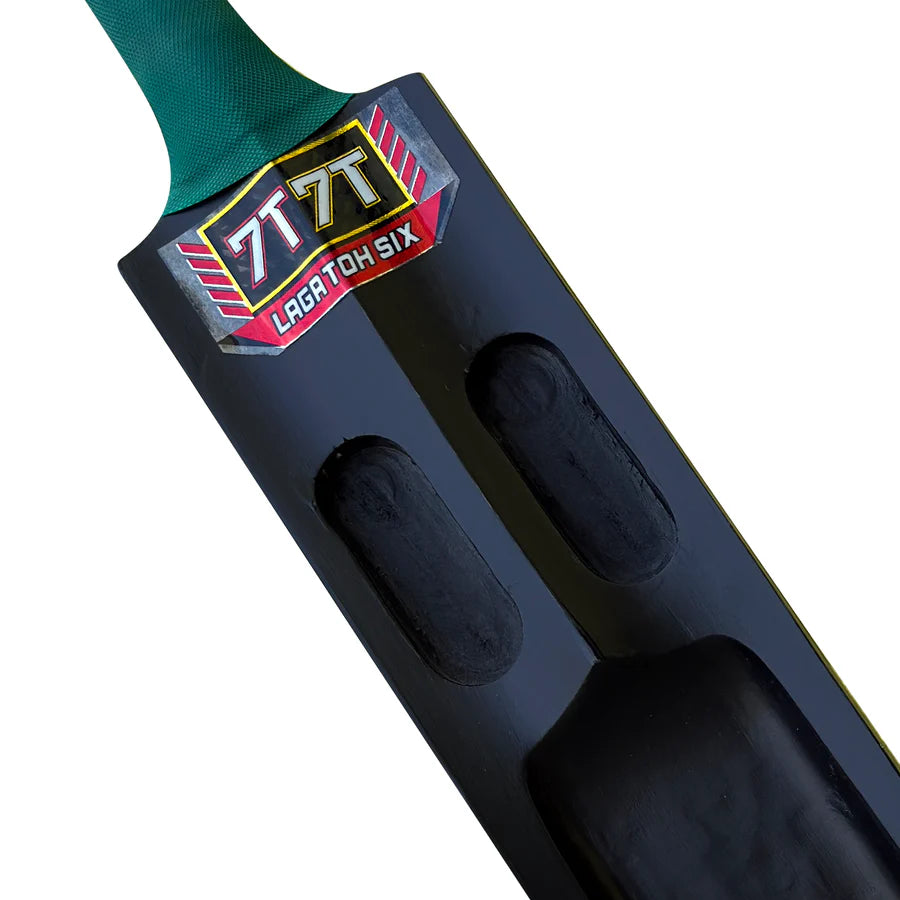 Close-up of the sturdy shoulder and V-splice joint on the Cricketer Point 7T7T Gold Edition Hard Tennis Bat.