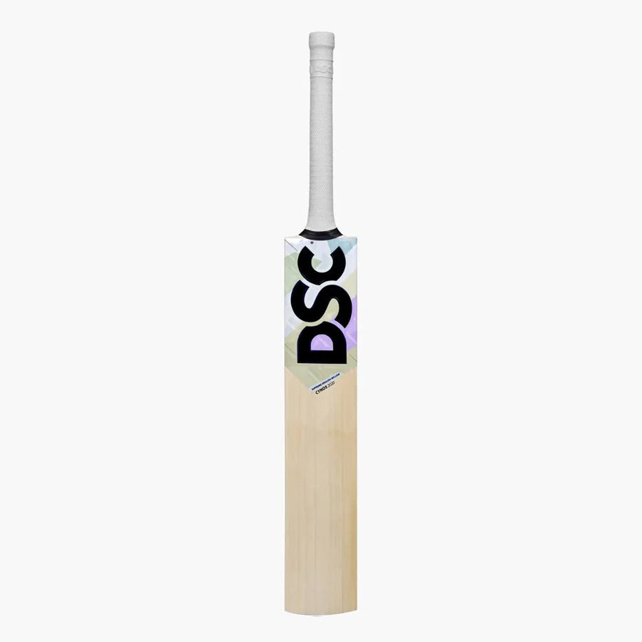 Comfortable treble spring handle of Cynos 2020 bat for shock absorption and control.