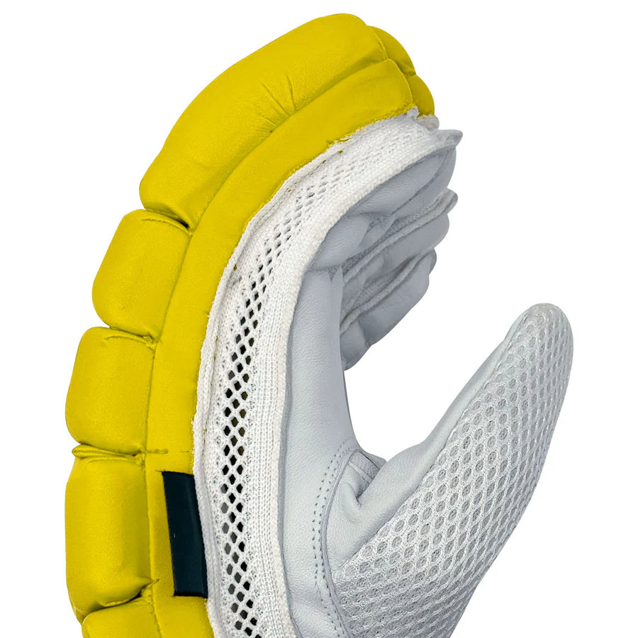 Contoured finger padding detail on DS T/20 Limited Edition gloves