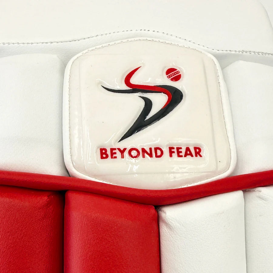 High-density foam padding on DS 1.1 L.E White/Red gloves