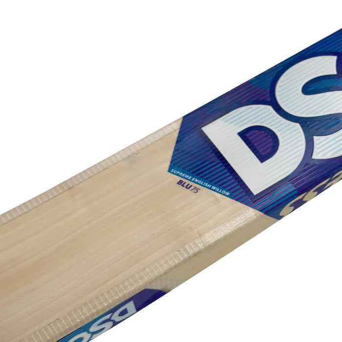 DSC Blu 75 bat showing perfectly balanced grain structure and traditional blade shape
