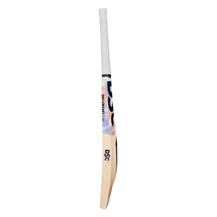Side view highlighting the bat's mid-to-low profile and flowing spine for perfect pick-up and balance.