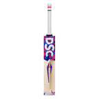 Detail of the clean English willow grains on the face of the DSC Intense Ferocity bat.

