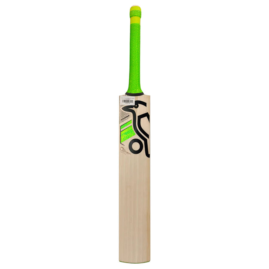 Close-up of the oval Quilt Grip handle on the Kookaburra Kahuna Pro Players Edition 2026 bat

