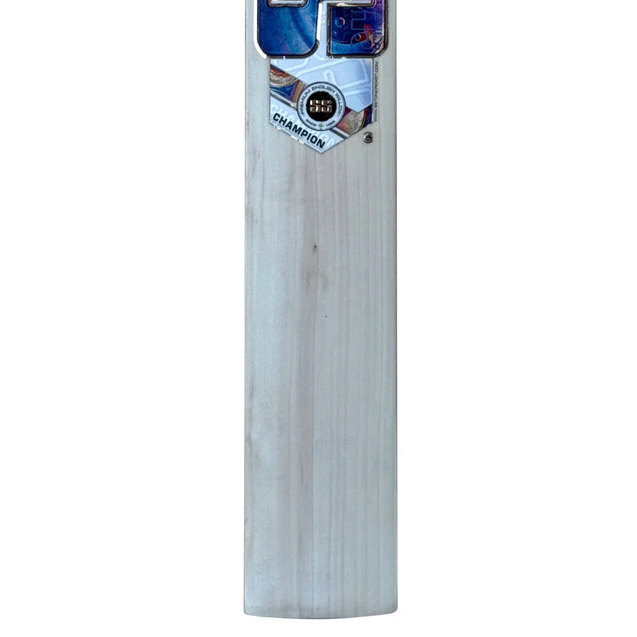 Detailed view of the Grade 3 air-dried English willow wood grain on the SS Champion Cricket Bat.