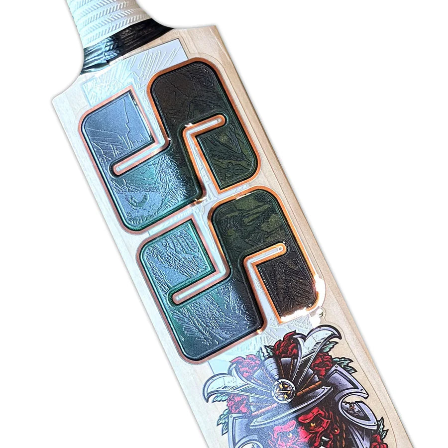 Full horizontal display of the SS Devils Green English Willow Cricket Bat accentuating its balanced shape and modern swell.
