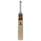 Lightweight SS GG Smacker Junior bat with a high spine and balanced pick-up for easy stroke play.