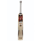 Premium English Willow junior cricket bat showing the authentic SS hologram and comfortable non-slip scale grip.