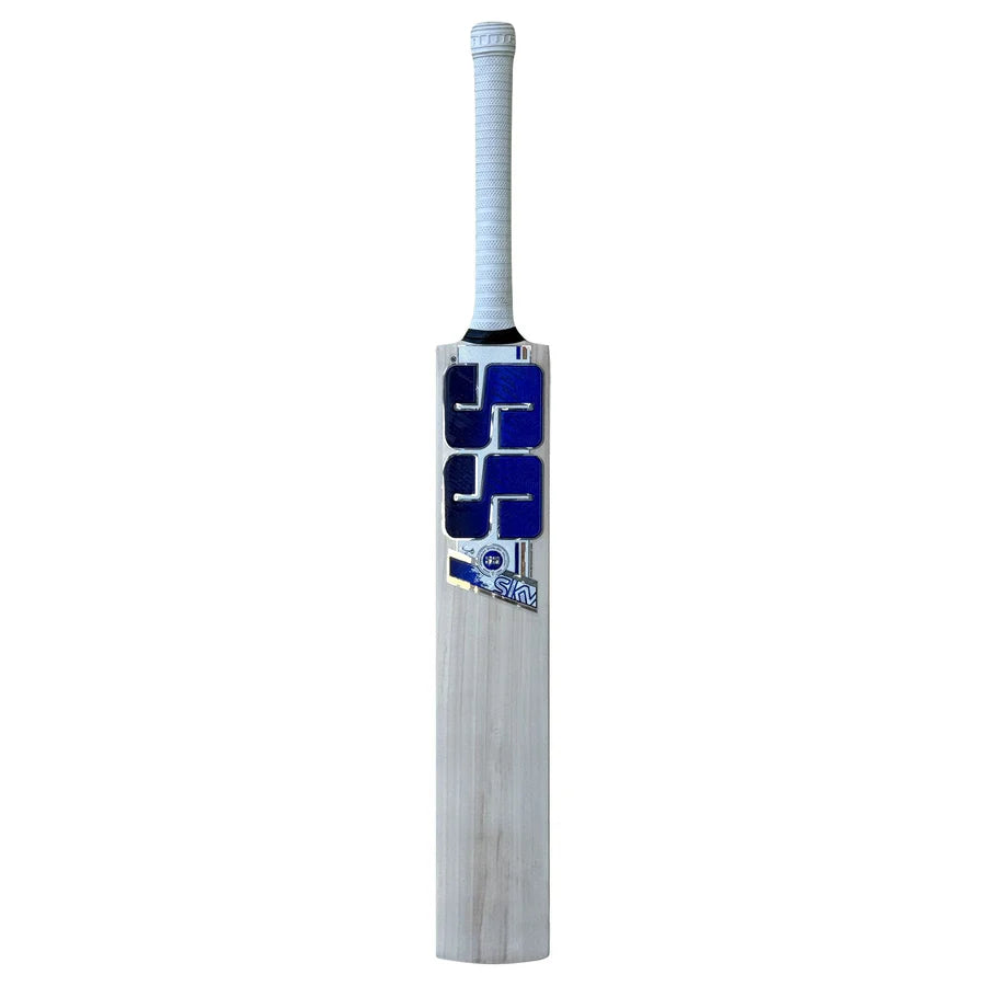 Detailed look at the mid-to-low sweet spot on the blade of the SS Sky 360 Junior English Willow Bat by Cricketer Point.