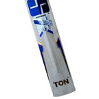View of the handle splice and solid shoulder design on the Cricketer Point SS Sky 360 Junior English Willow Bat.