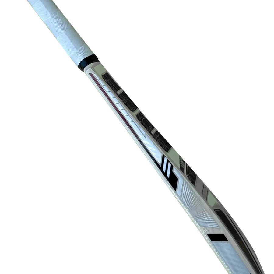 Detailed look at the Sarawak cane handle splice joint on the Cricketer Point SS Tiger English Willow Cricket Bat.