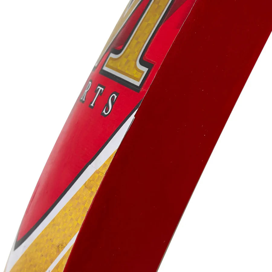 Side-by-side comparison showing the profile and balance of the TM King Edition.