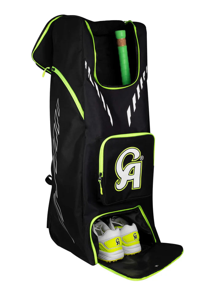 Side view of the Ca 18K Wheelie Duffle Bag highlighting the dual built-in pockets designed to store cricket bats securely.
