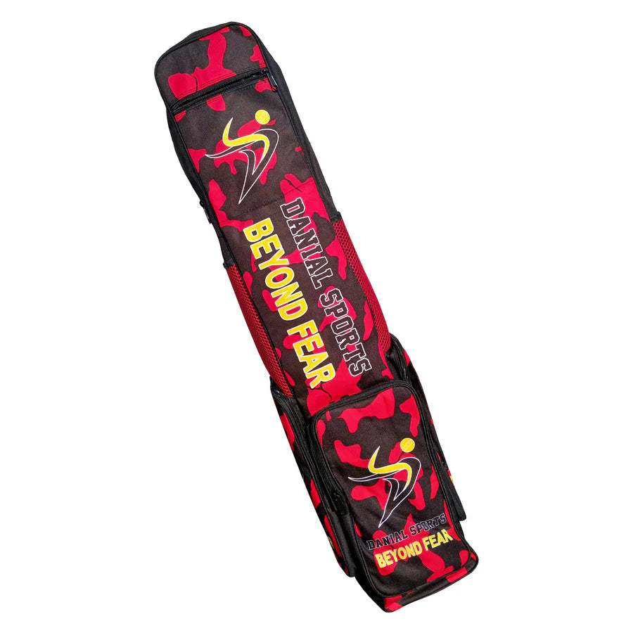 Adjustable shoulder strap and carry handle on DS 1.0 Cricket Bat Cover for easy transport.
