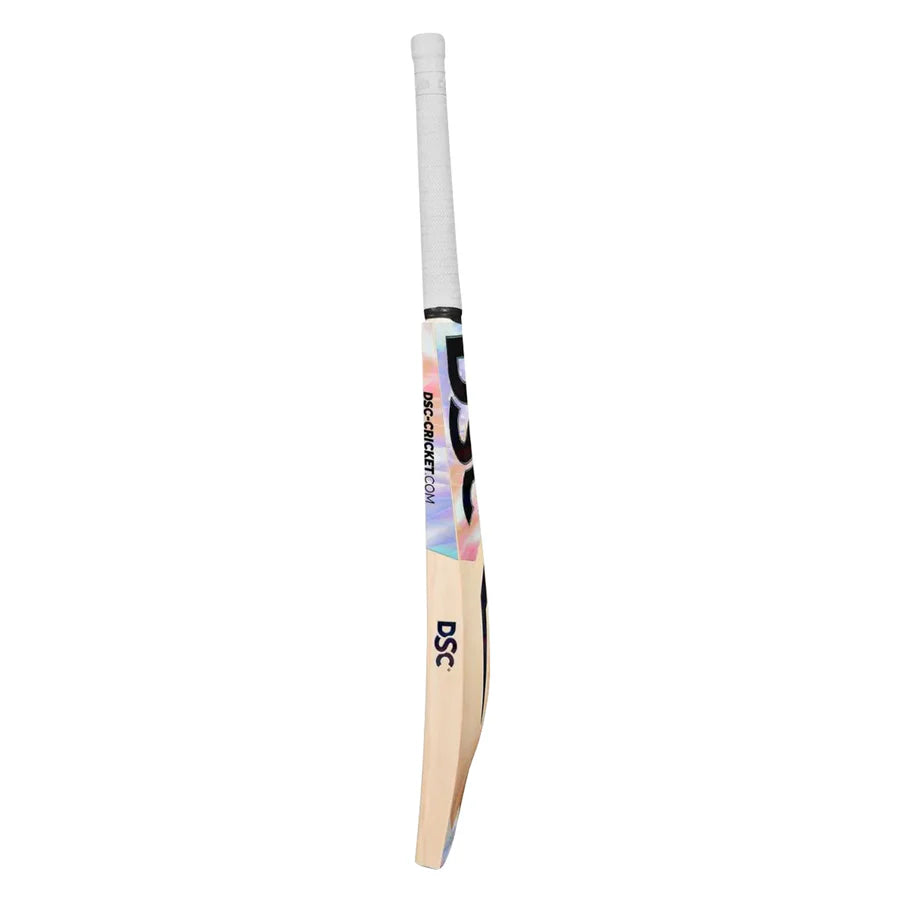 Side angle showing the bat's mid-to-low profile and flowing spine for perfect balance and quick pick-up.