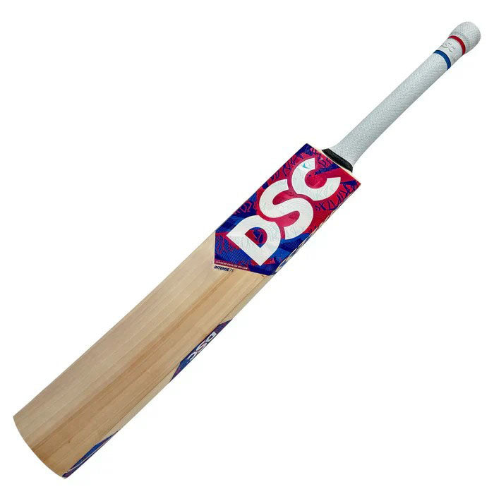 The clean, unblemished face of a brand new Grade 4 DSC Intense 75 bat stocked by Cricketer Point.