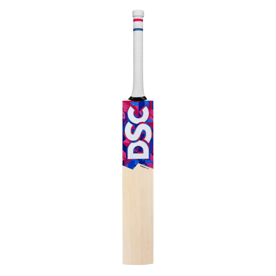 Detail of the protective scuff sheet and brand logo on the DSC Intense Rage English Willow.

