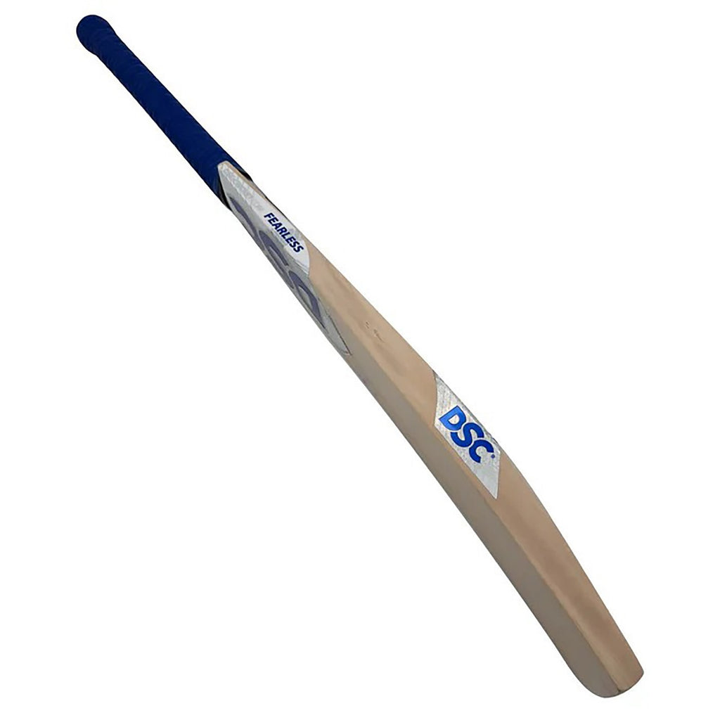 Close-up shot showing the straight, clean grains of the Grade 2 English Willow.