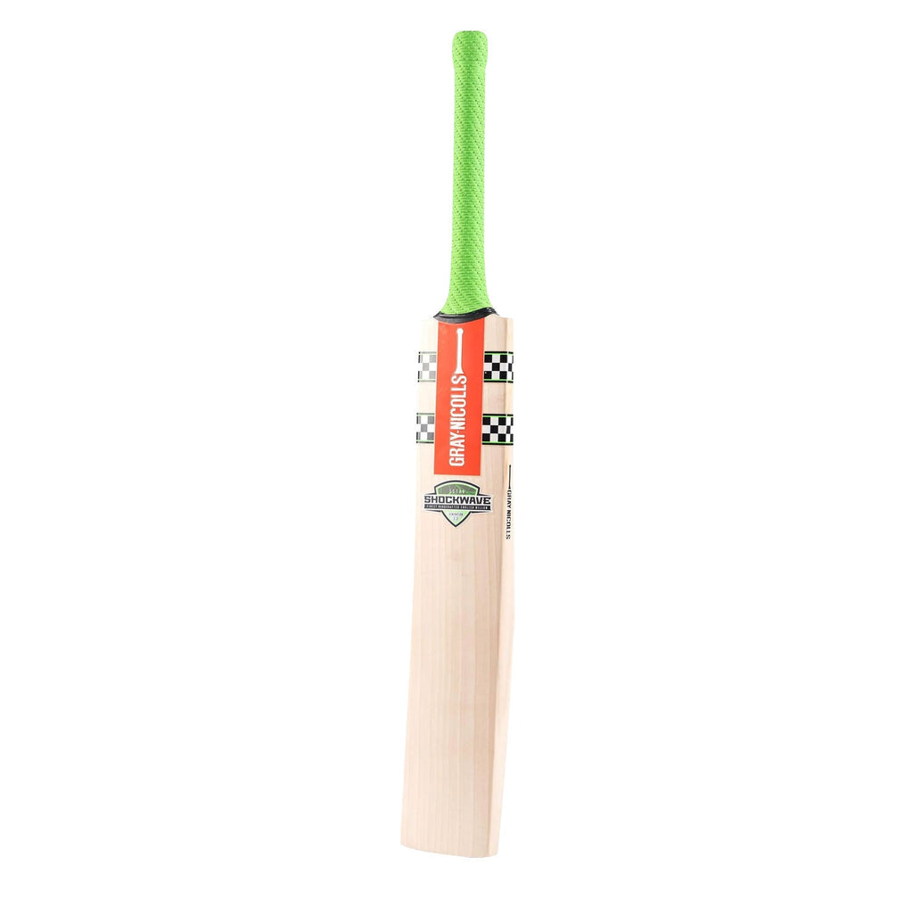 Close-up of semi-oval handle with Superlink Pro grip on Gray Nicolls Shock Wave Gen 2.3 5 Star Cricket Bat.