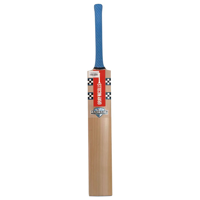 Close-up of semi-oval handle with Superlink Pro grip on Gray Nicolls Tempesta Gen 1.1 300 Cricket Bat.
