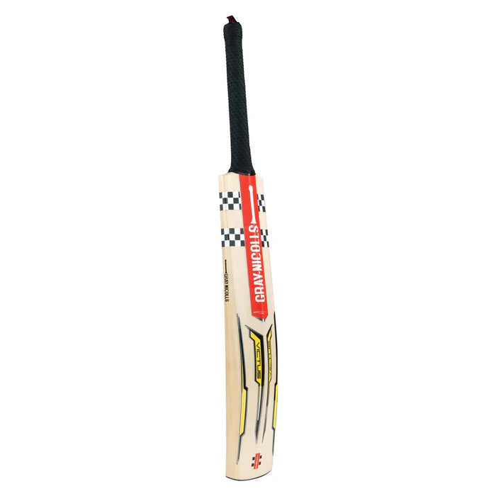 Detailed view of the rounded toe base on the Gray Nicolls Victus 200 English Willow Cricket Bat blade.