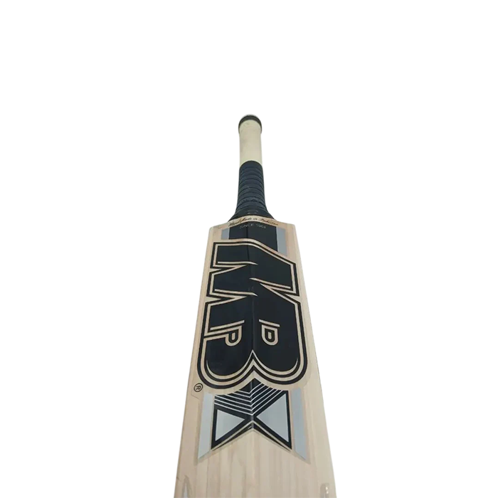 MB Malik UMZ English willow bat showing thick edges and strong spine