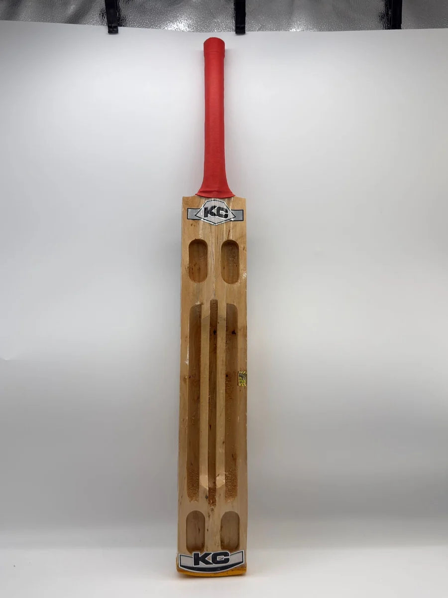 KC Chase Master Scoop Kashmir Willow Cricket Bat – Triple-Slot