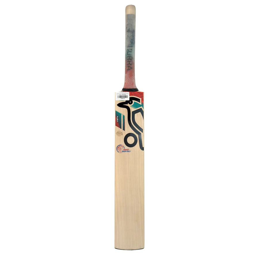 Close-up of the round edge profile (36-38mm) on the Kookaburra Aura Pro 2025 bat

