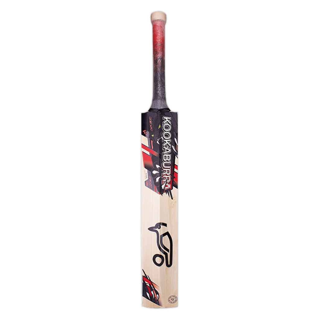  Close up of Kookaburra Beast handle with premium rubber grip