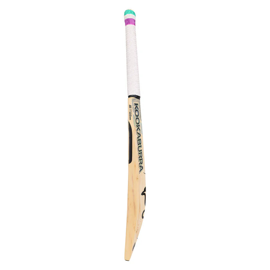 Kookaburra Prism 4.1 Hero Cricket Bat Spira Grip close-up – vibration absorption comfort

