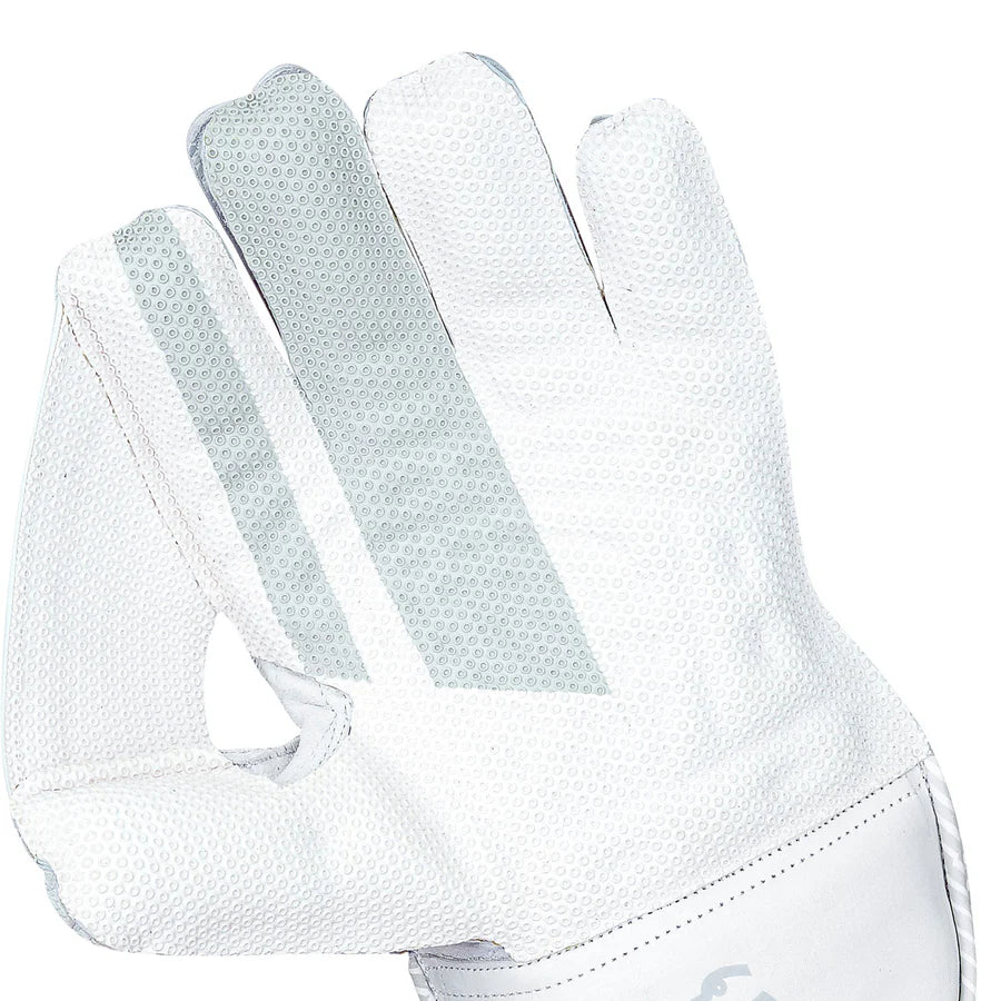 Close-up of unique Kookaburra catching cup padding inside SC 1.1 gloves

