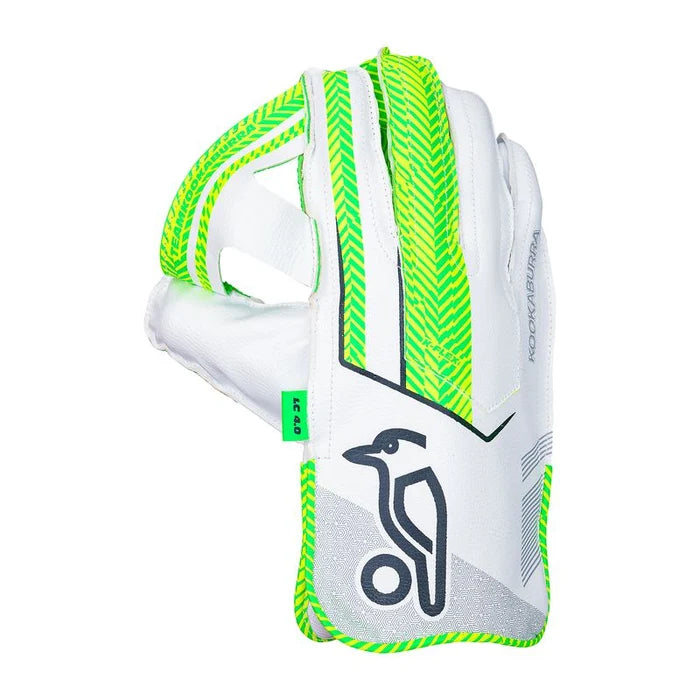 Long-cut cuff detail on Kookaburra LC 4.0 Wicket Keeping Gloves with soft cotton lining