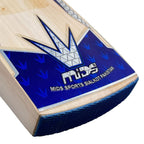 The cricket bat's large sweet spot and mid-blade profile.

