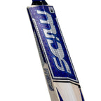 Detail of the premium rounded rubber grip on the bat handle.

