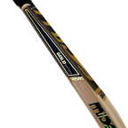 Shot highlighting the straight, tight grain pattern of the premium Grade 3 willow.


