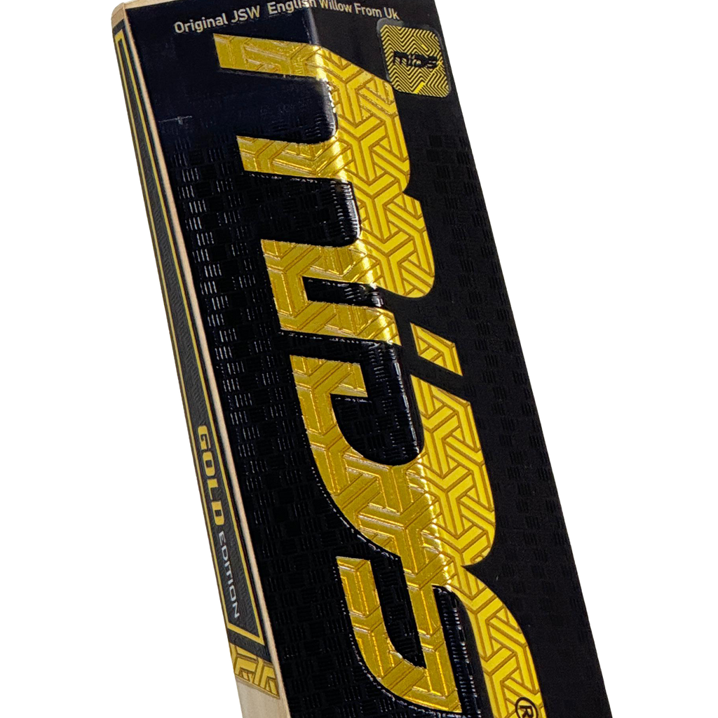 Shot highlighting the straight, tight grain pattern of the premium Grade 3 willow.

