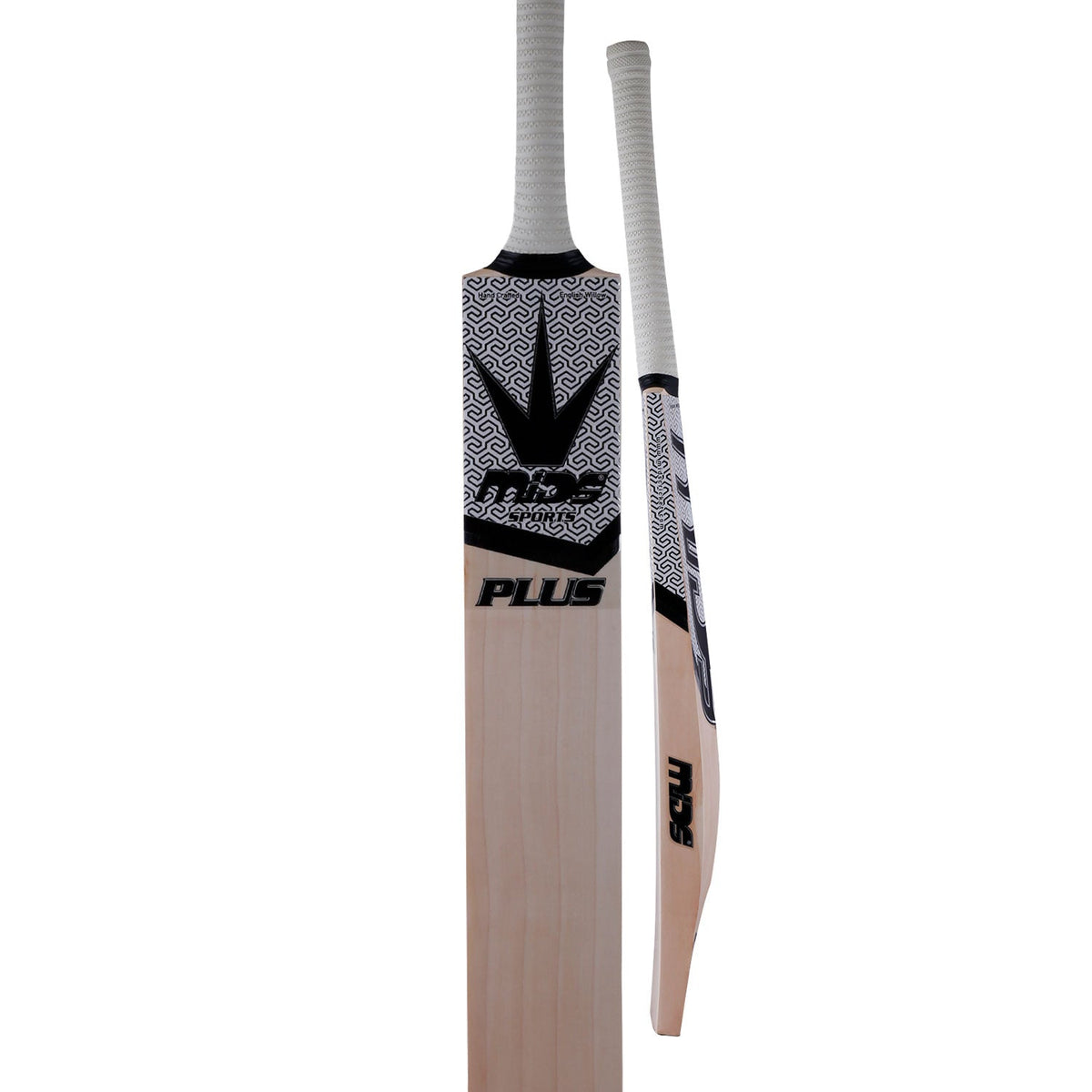 Comfortable Sarawak cane handle of the Mids Plus Edition bat for shock absorption.
