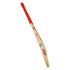 Grade 1 English willow bat with straight grains and duckbill toe