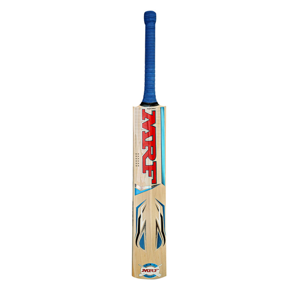 Close-up of MRF Legend VK 18 Bat's thick edges and smooth grains.