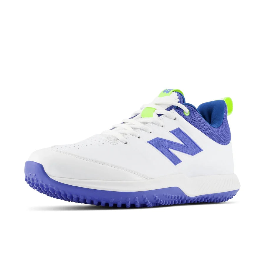showing the purple textured rubber outsole grip of New Balance CK 4020 R5 Cricket Shoes.