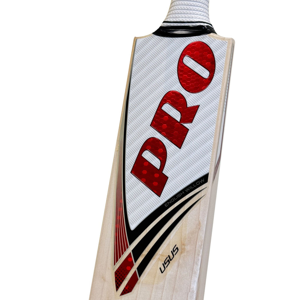 Premium Sarawak cane handle of the Protos Usus bat for a comfortable grip.