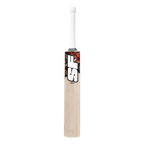 Close-up detail of the hand-crafted Grade 4 English Willow grains and the unique CAMO series finish on the cricket bat.