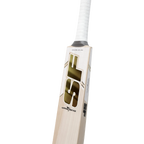 Highlight of the hand-crafted finish and perfect edge alignment on the bat.