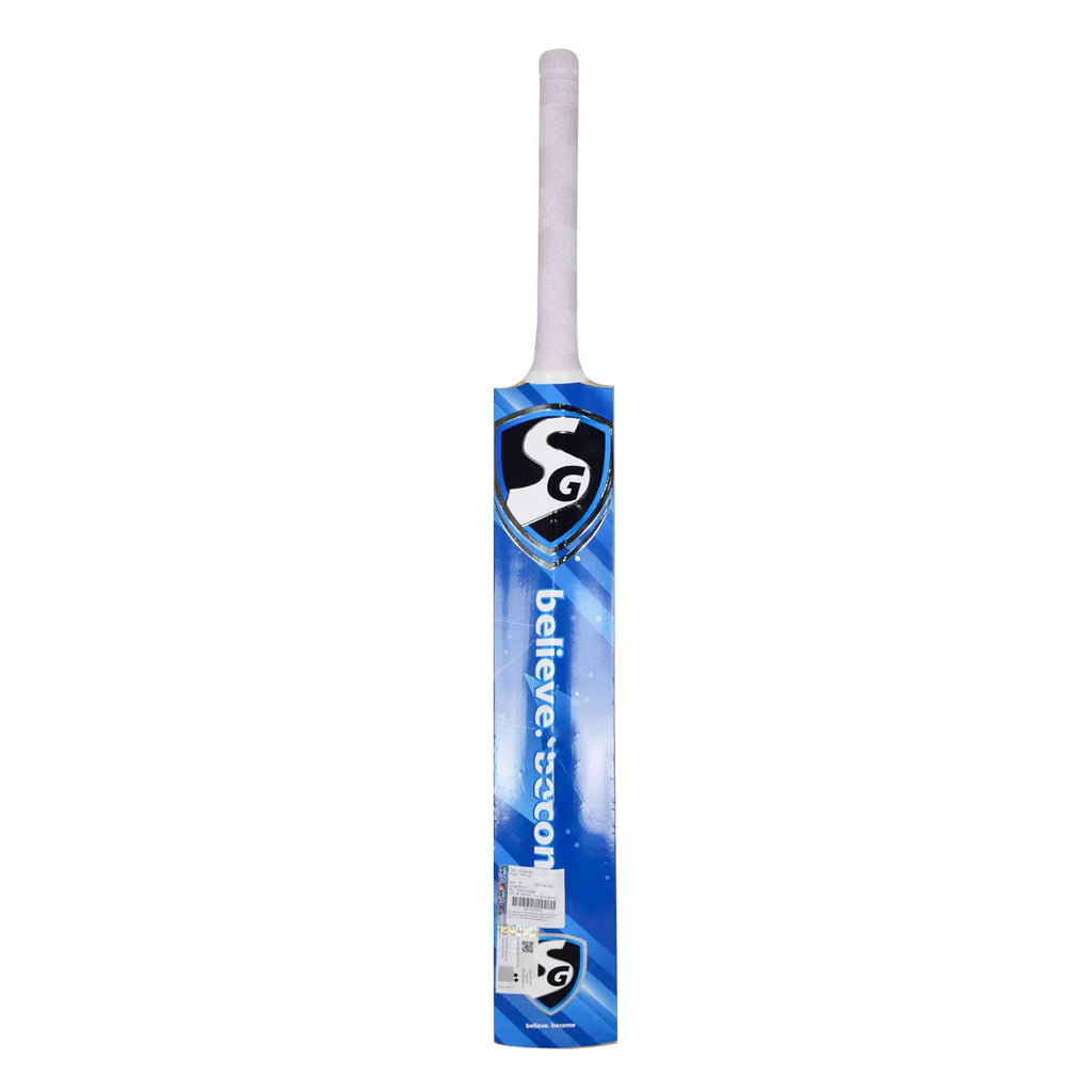 Detailed view of the hard-pressed Kashmir willow grains on the SG HP Plus bat 

