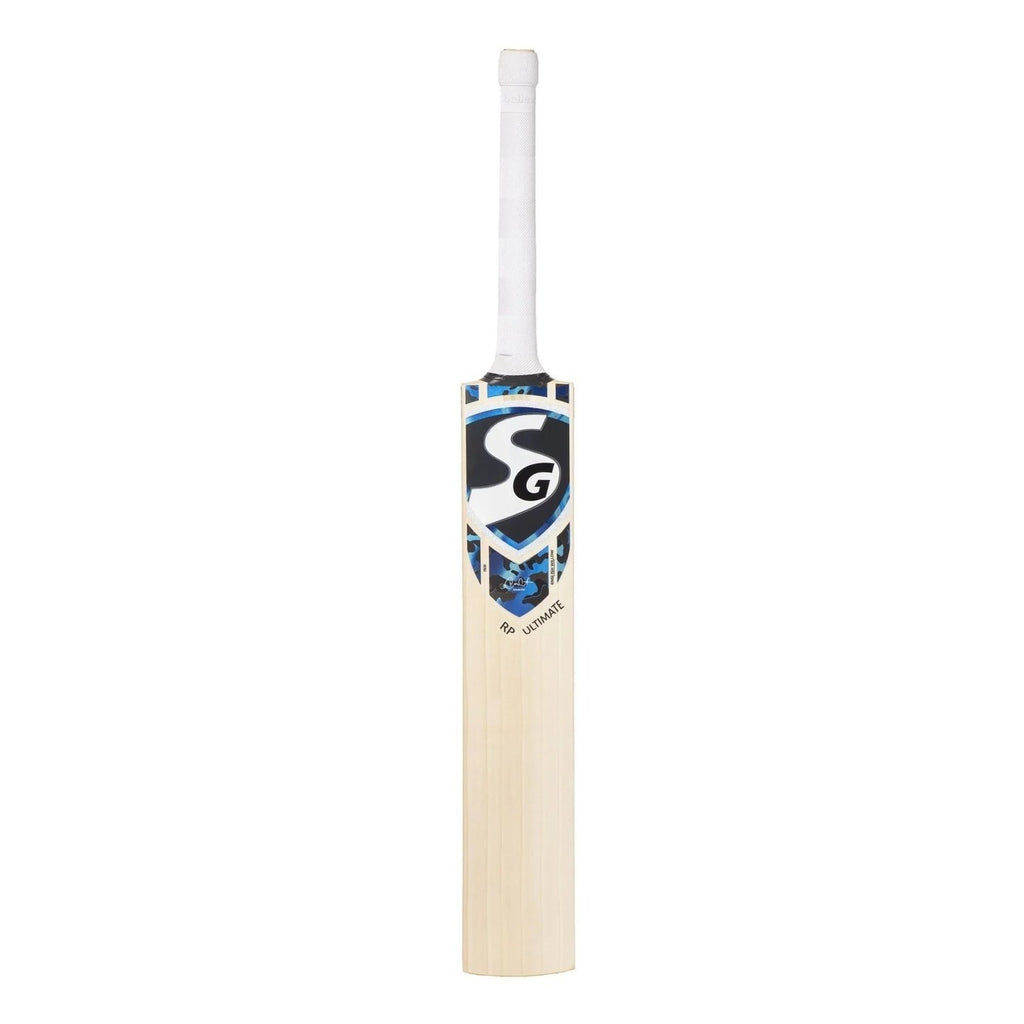 Close-up of SG RP Ultimate Bat's 5-6 straight grains and thick edges.