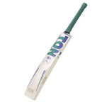 Clean, wide playing surface of the Grade 4 English willow bat, showcasing the large sweet spot.